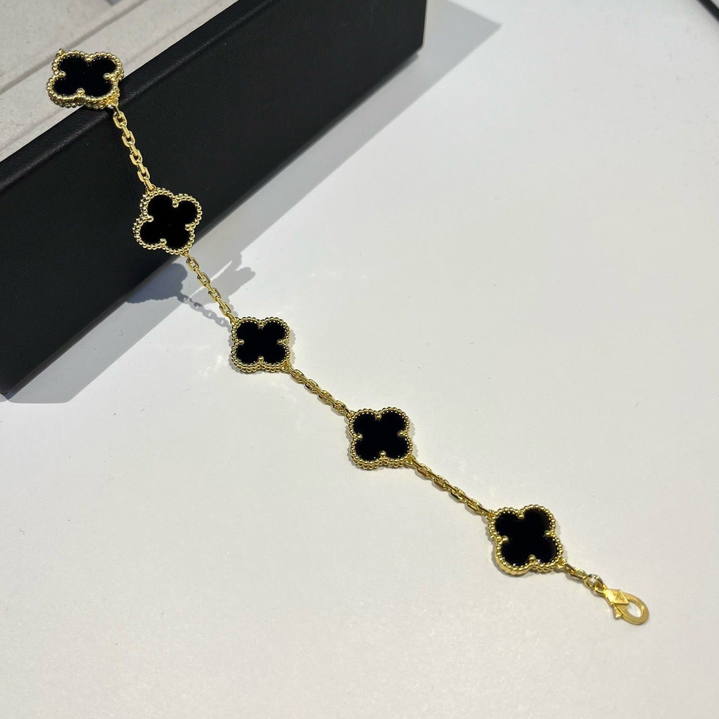 [Triumph Jewelry] CLOVER 5 MOTIF ONYXS BRACELET COLLECTION