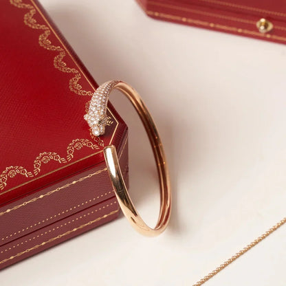 [Triumph Jewelry]PANTHERE HALF DIAMOND OPEN BRACELET