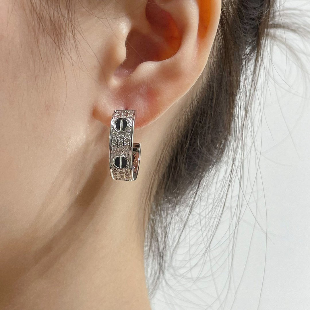 [Triumph Jewelry]LOVE CERAMIC DIAMOND PAVED SILVER EARRINGS
