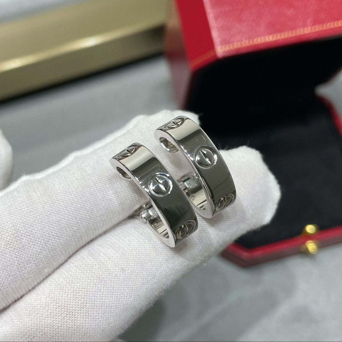 [Triumph Jewelry]LOVE 5.5MM EARRINGS