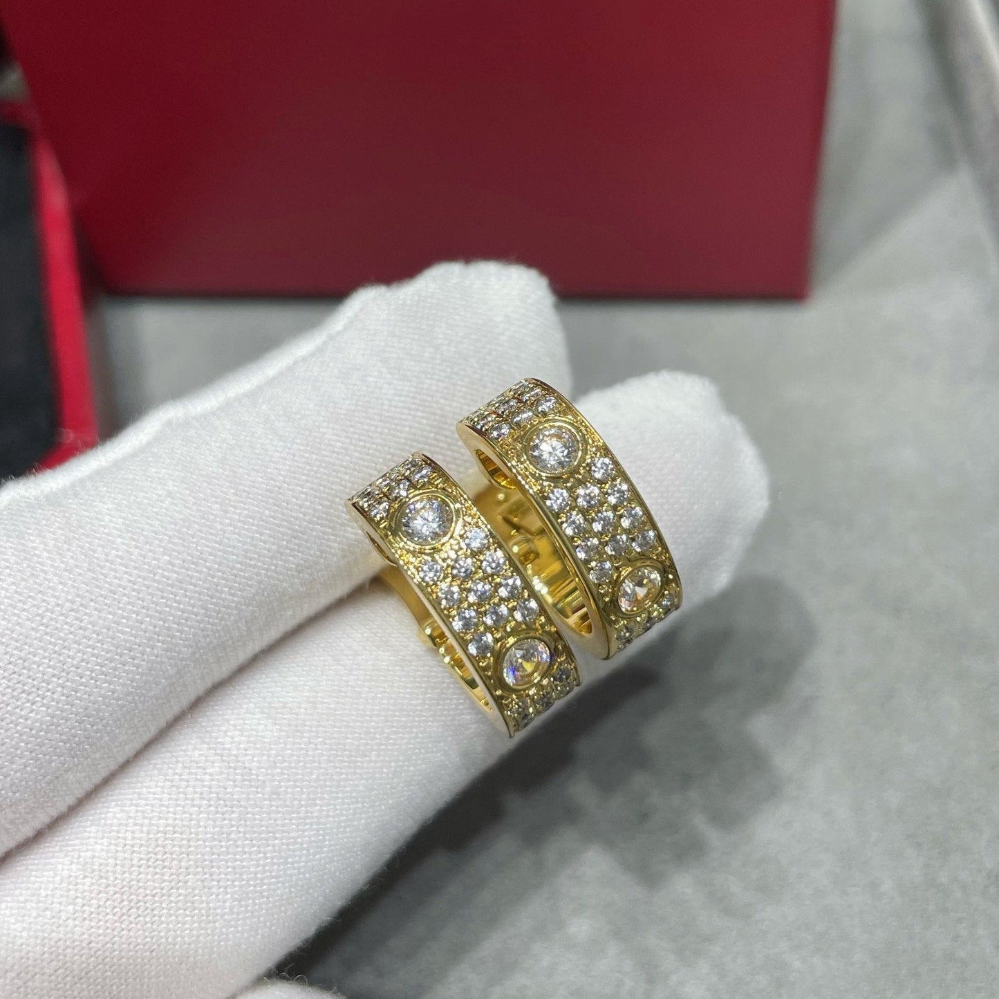 [Triumph Jewelry]LOVE 5.5MM DIAMOND PAVED EARRINGS
