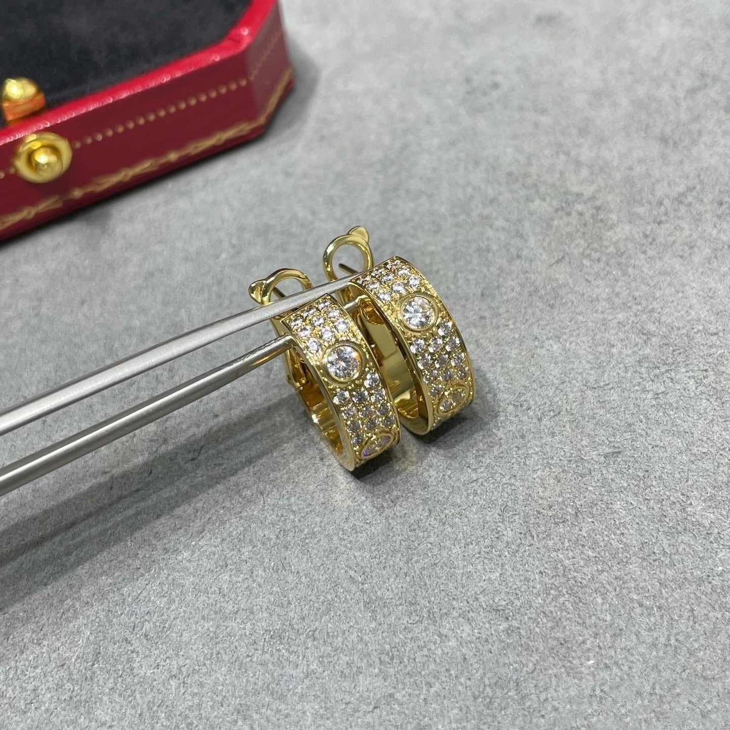 [Triumph Jewelry]LOVE 5.5MM DIAMOND PAVED EARRINGS