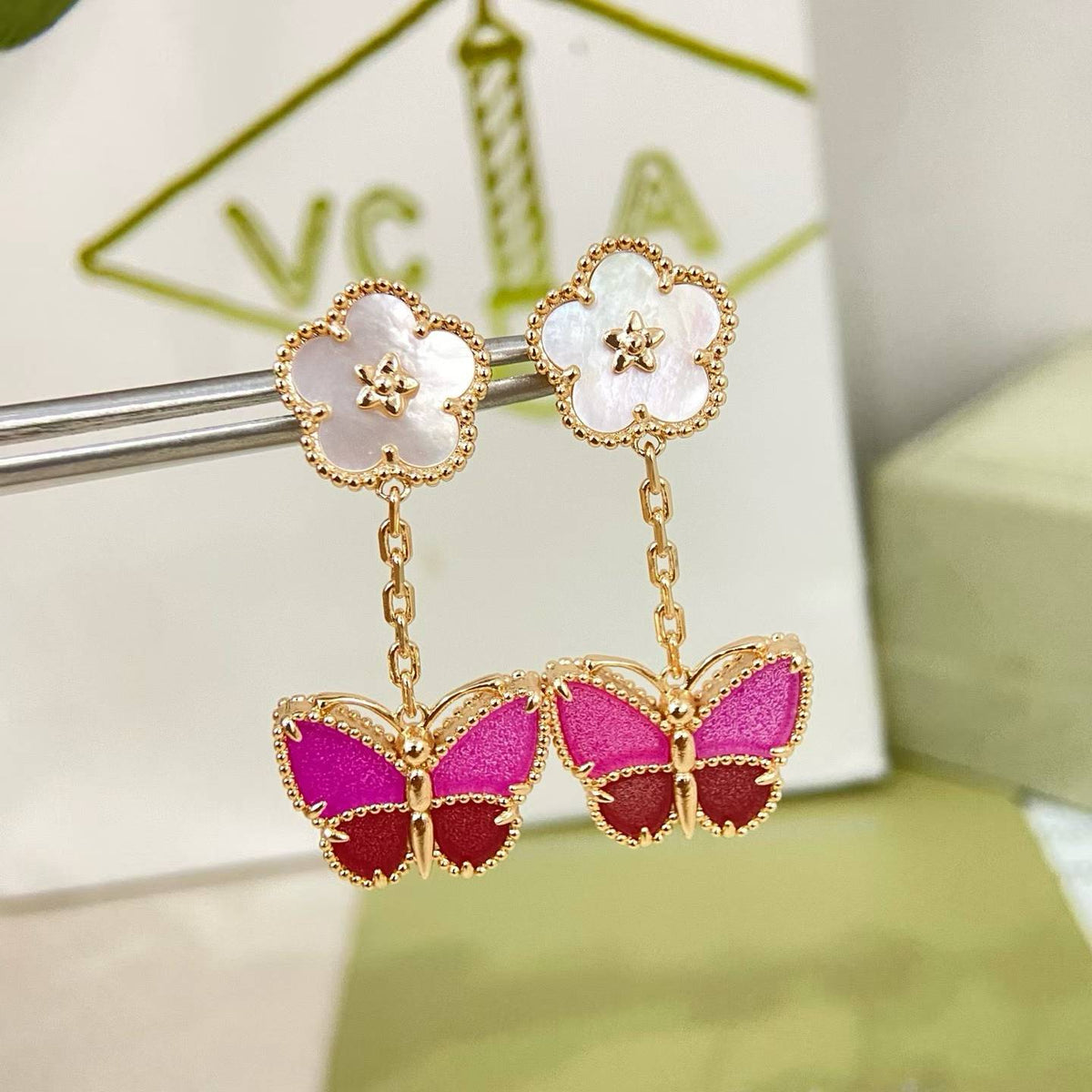 [Triumph Jewelry]ROSE QUARTZ TWO‑FLOWER BUTTERFLY DROP EARRINGS