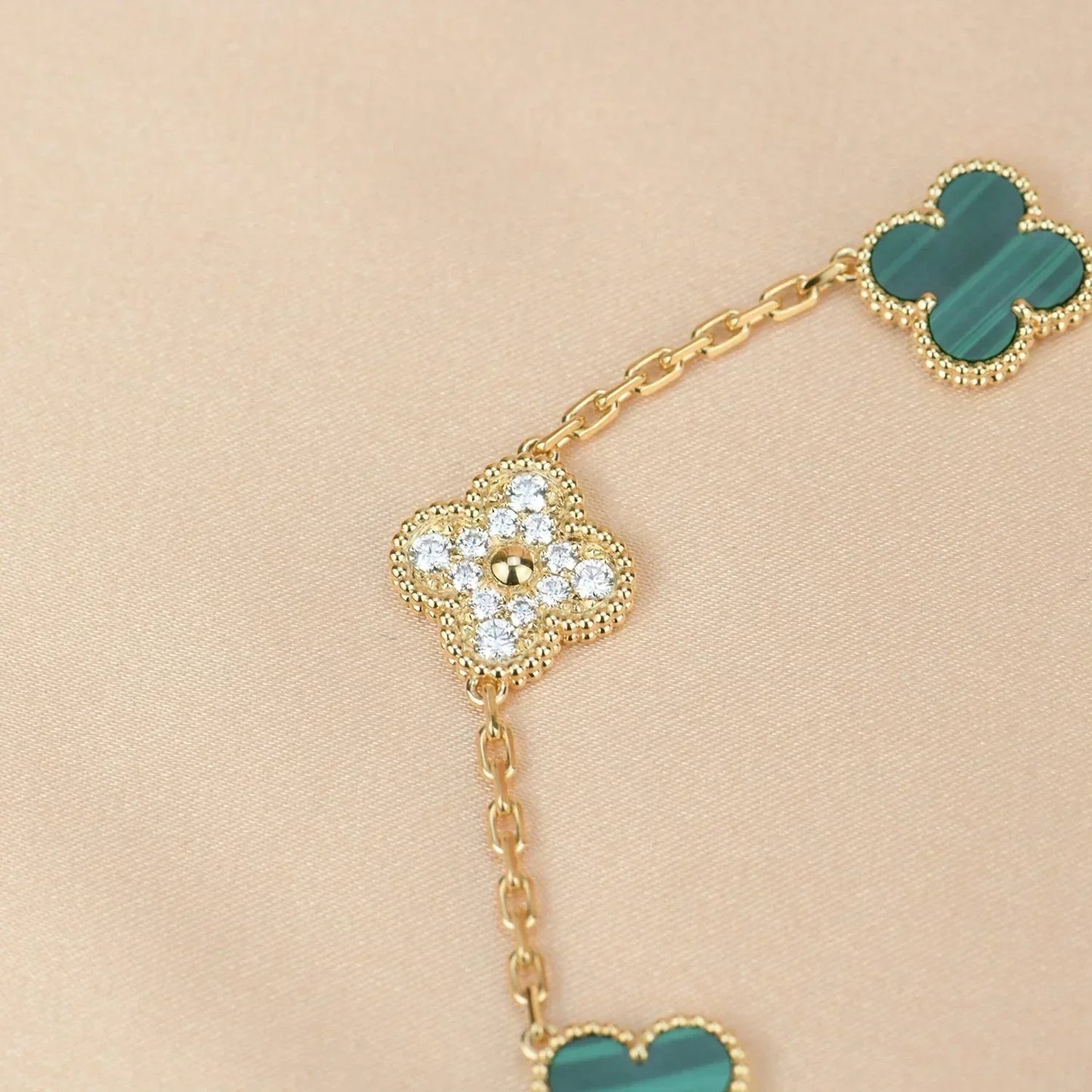 [Triumph Jewelry] CLOVER 5 MOTIF MALACHITE BRACELET COLLECTION