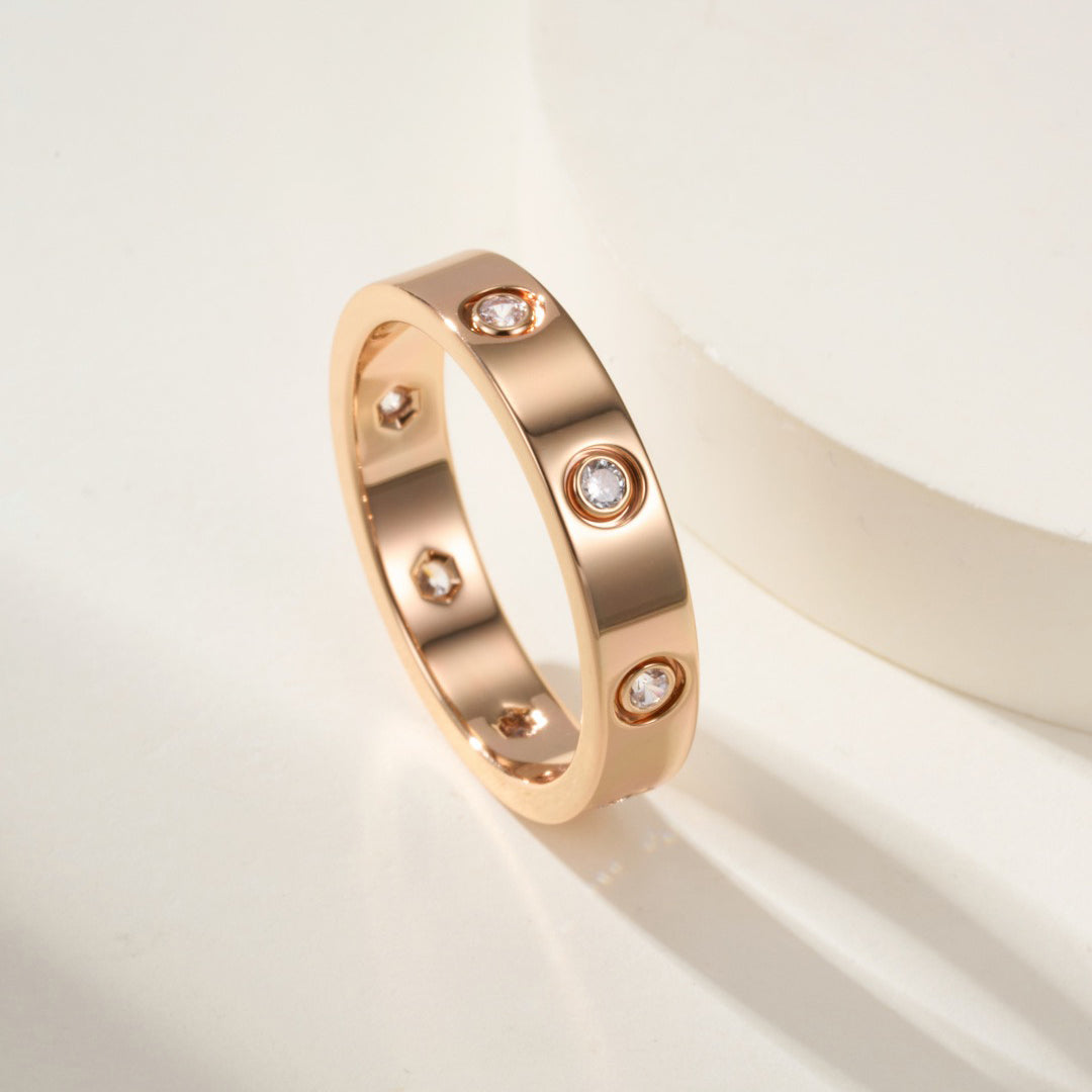 [Triumph Jewelry]LOVE 4MM 8 DIAMOND RING
