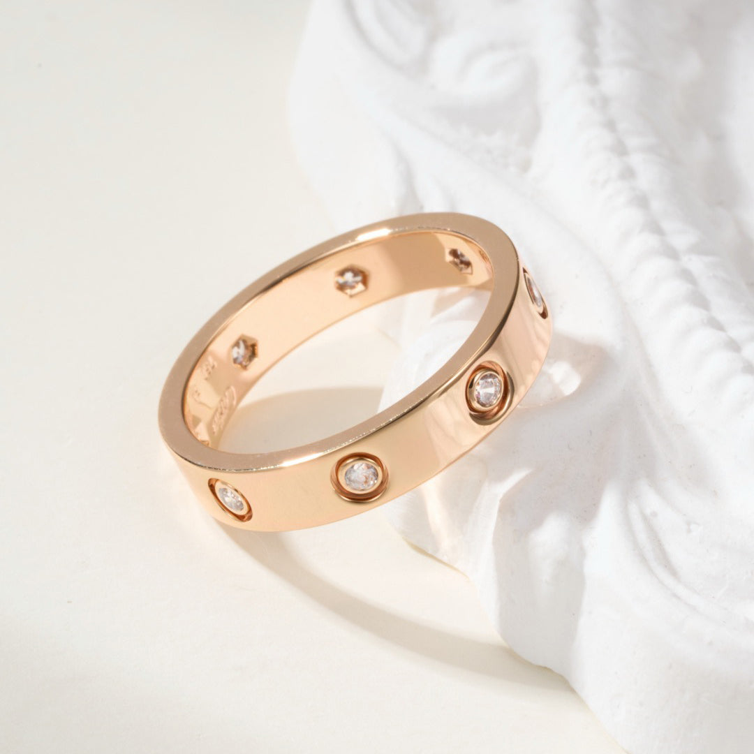 [Triumph Jewelry]LOVE 4MM 8 DIAMOND RING