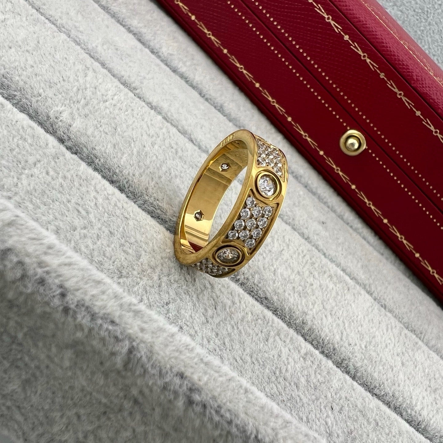 [Triumph Jewelry]LOVE 5.5MM FULL-PAVE 6-DIAMOND RING