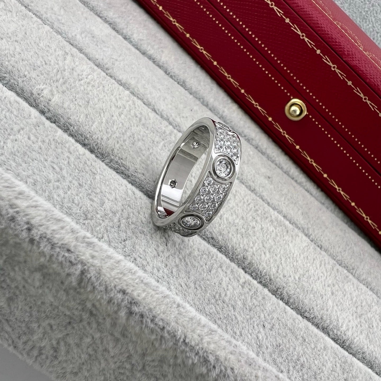 [Triumph Jewelry]LOVE 5.5MM FULL-PAVE 6-DIAMOND RING