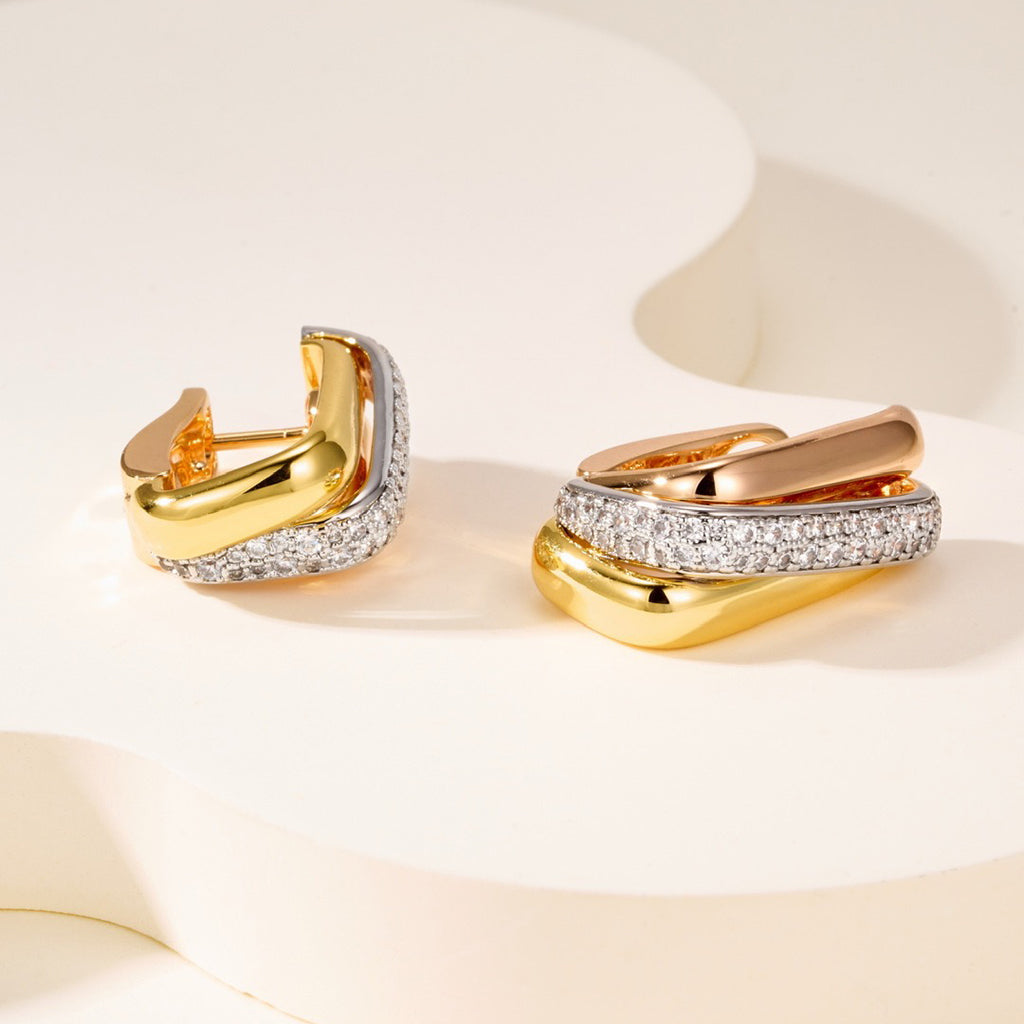 [Triumph Jewelry]TRINITY HALF DIAMOND  CUSHION EARRINGS