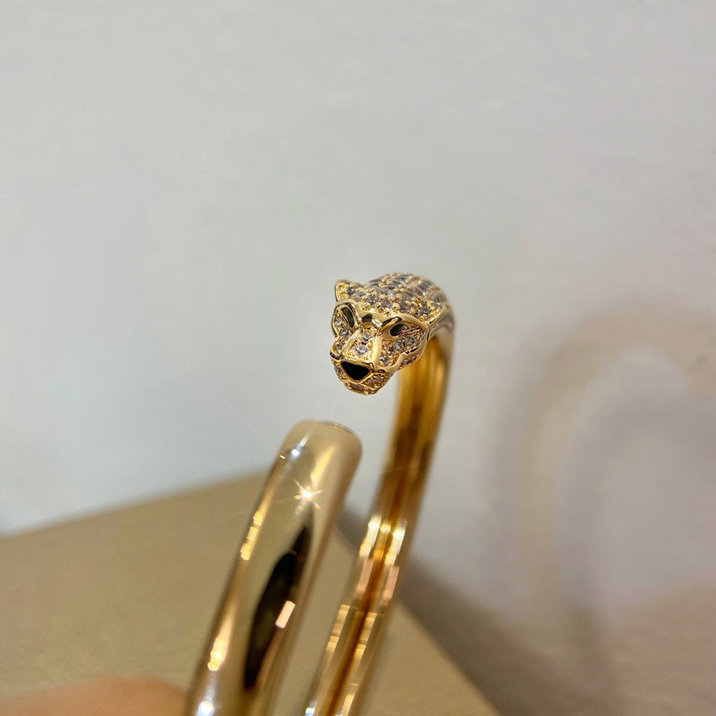 [Triumph Jewelry]PANTHERE HALF DIAMOND OPEN BRACELET