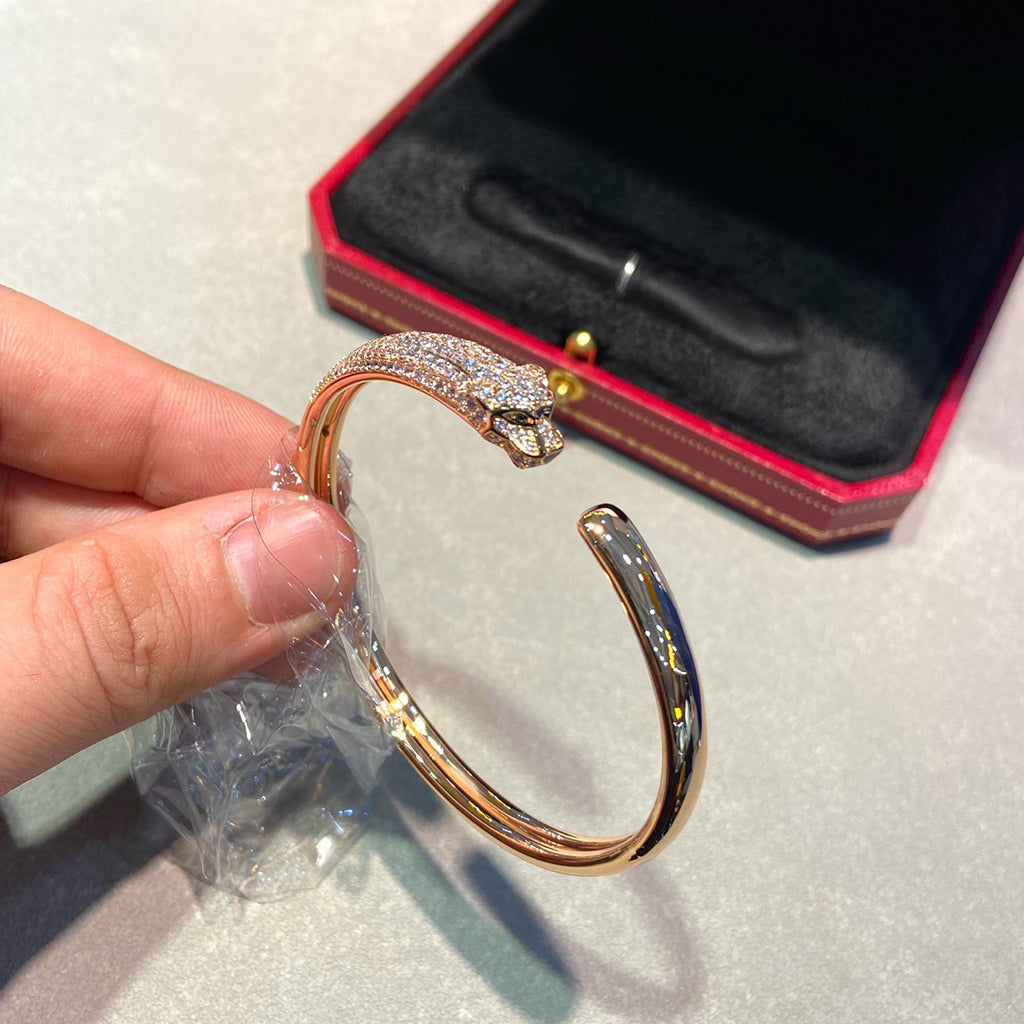 [Triumph Jewelry]PANTHERE HALF DIAMOND OPEN BRACELET