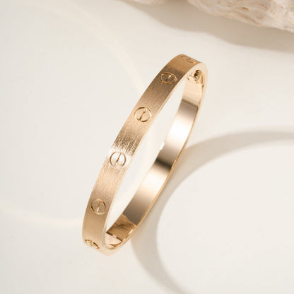 [Triumph Jewelry]LOVE BRACELET 6.1MM BRUSHED