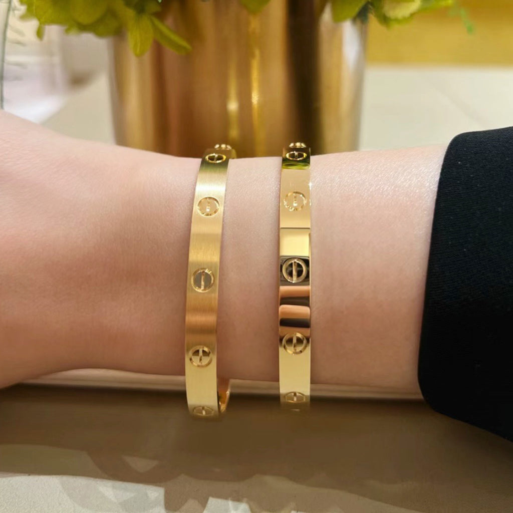 [Triumph Jewelry]LOVE BRACELET 6.1MM BRUSHED