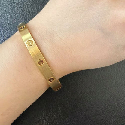 [Triumph Jewelry]LOVE BRACELET 6.1MM BRUSHED