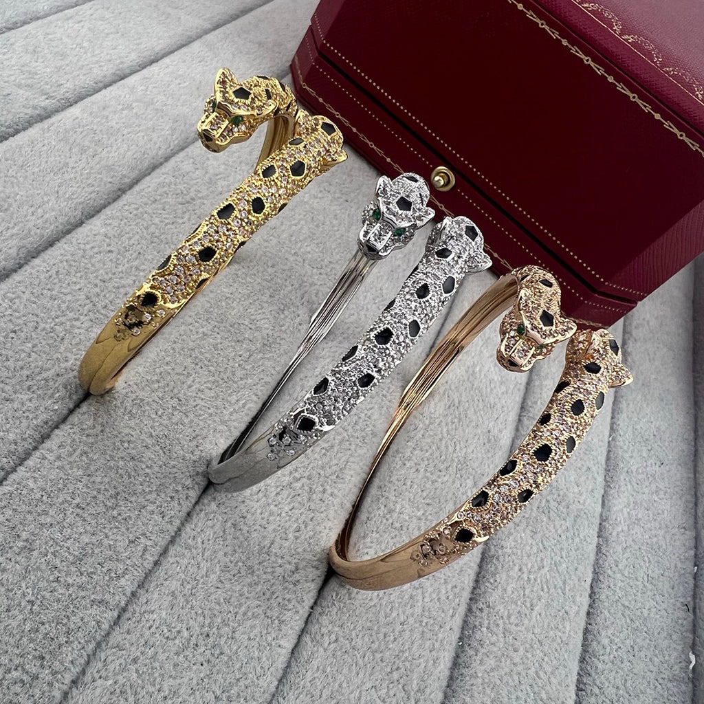 [Triumph Jewelry]PANTHERE DOUBLE HEADED HALF DIAMOND OPEN BRACELET