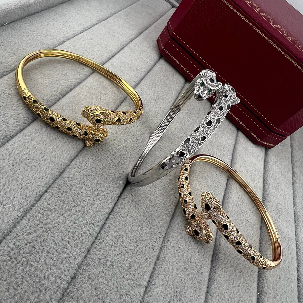 [Triumph Jewelry]PANTHERE DOUBLE HEADED HALF DIAMOND OPEN BRACELET