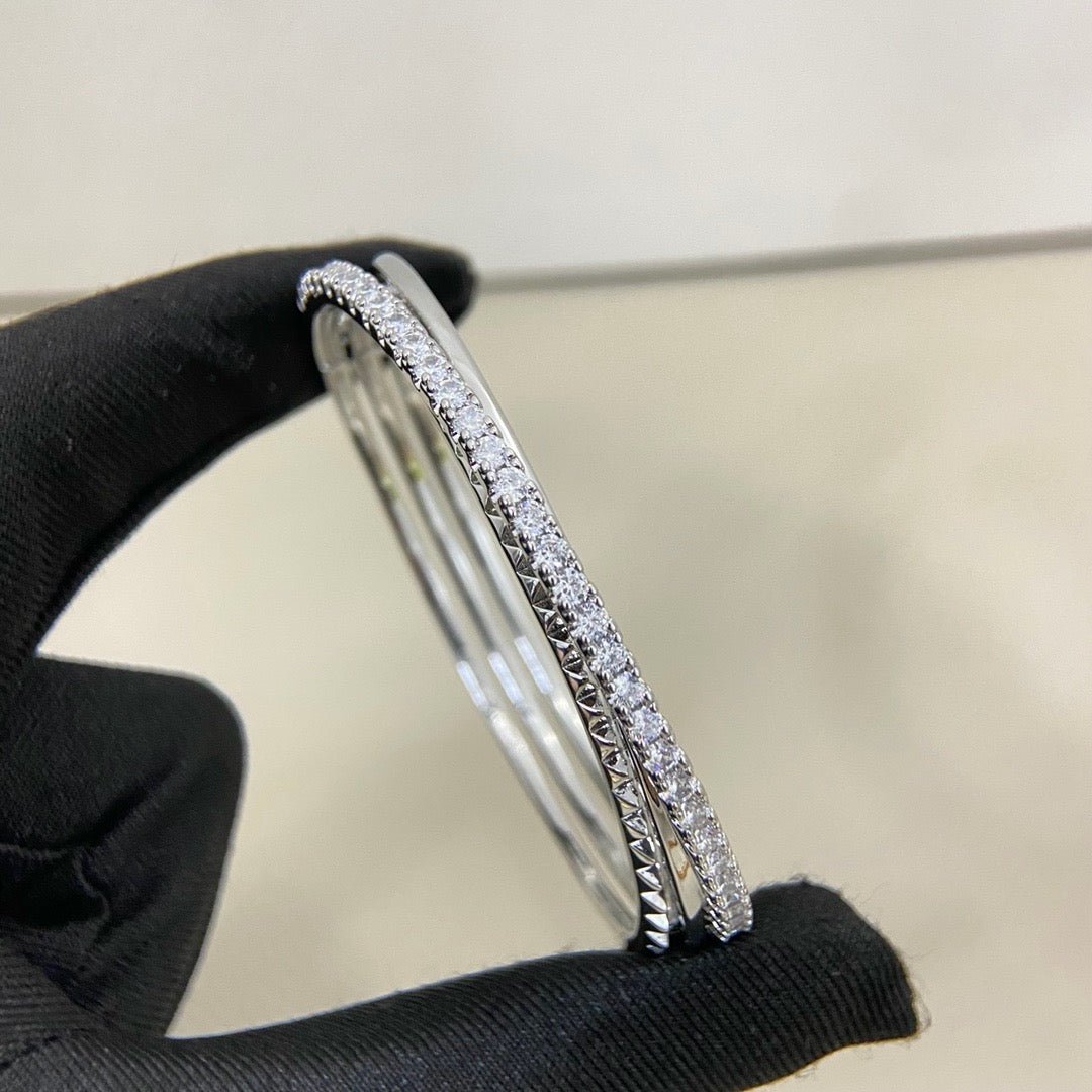 [Triumph Jewelry]ETINCELLE HALF-PAVED DIAMOND BRACELET