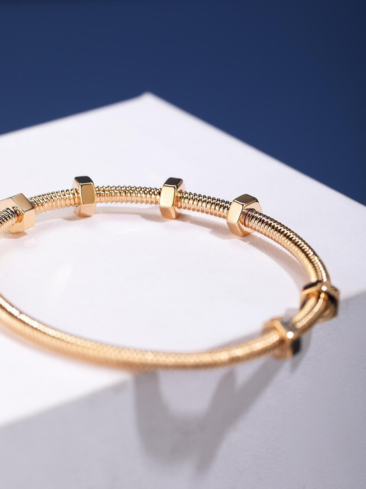 [Triumph Jewelry]CT THREADED BRACELET