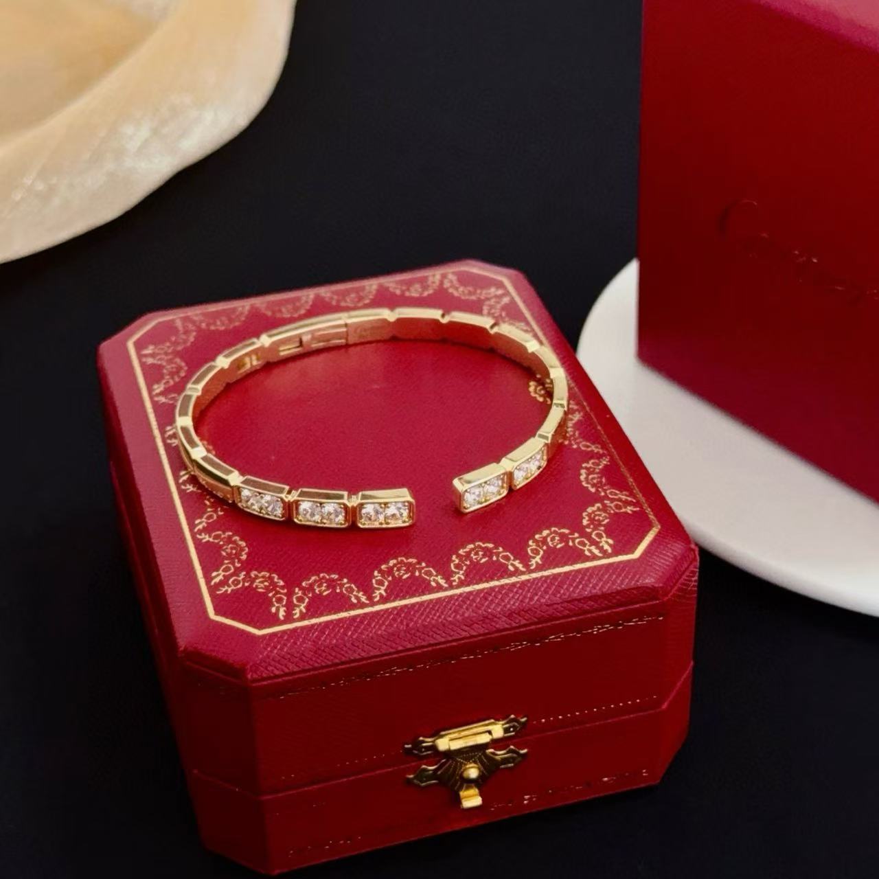 [Triumph Jewelry]LOVE DIAMOND OPEN  BRACELET
